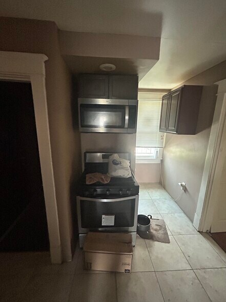 Building Photo - 4627 Maffitt Ave