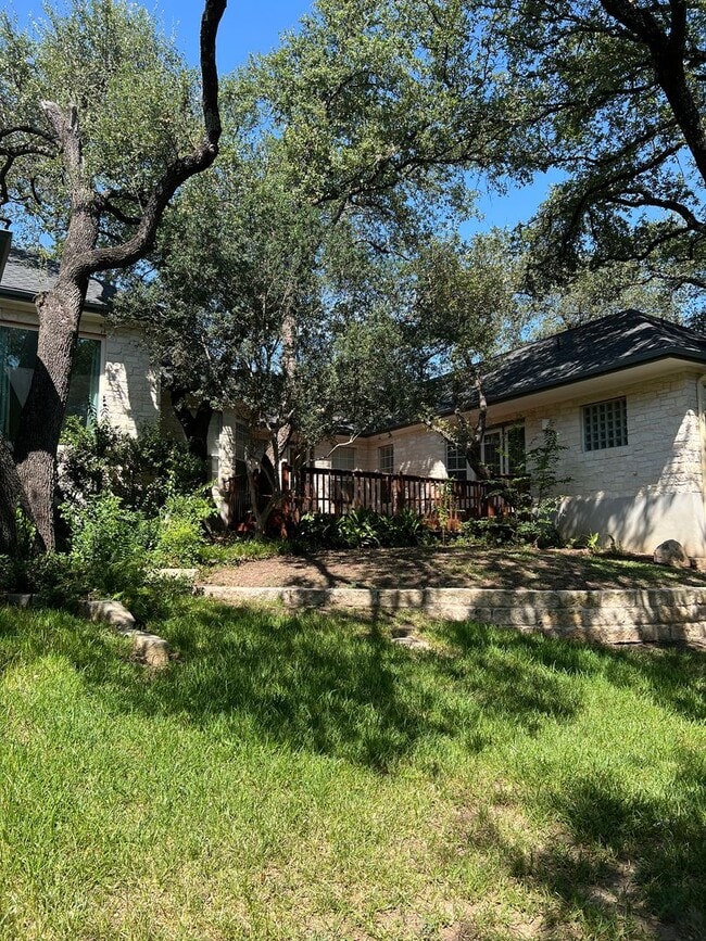 Building Photo - Large Home In and Established Neighborhood...