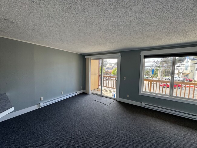 Building Photo - 1074/A/