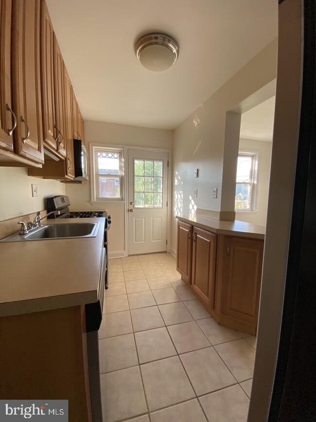 Building Photo - 1931 Penhall Rd