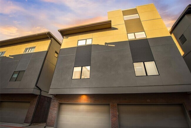 Building Photo - 1702 S Lamar Blvd