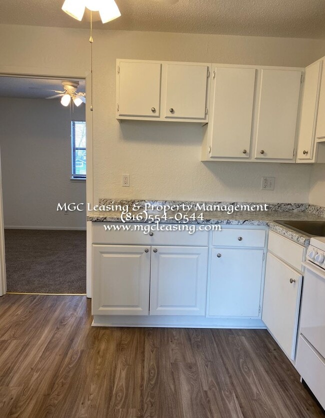 Building Photo - LeGrand Apartments