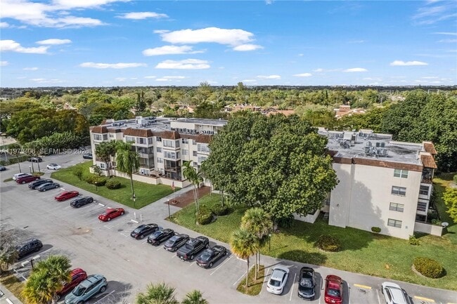 Building Photo - 7100 NW 17th St