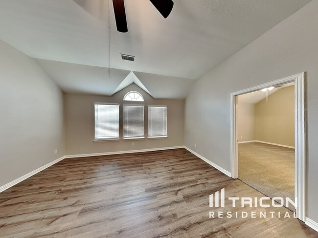 Building Photo - 131 Lake Trail Dr