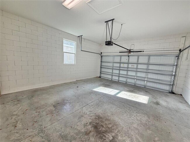 Building Photo - 15060 Andrew Aly