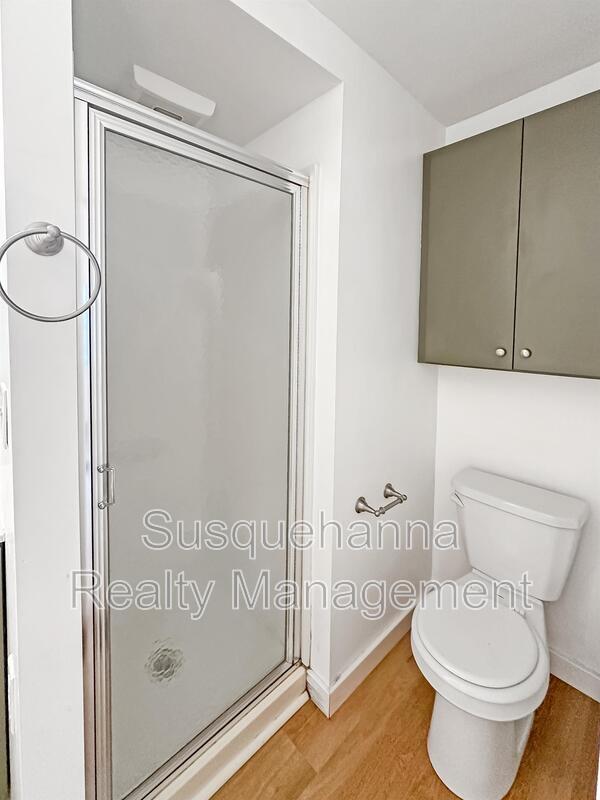 Building Photo - 169 Engle Ln