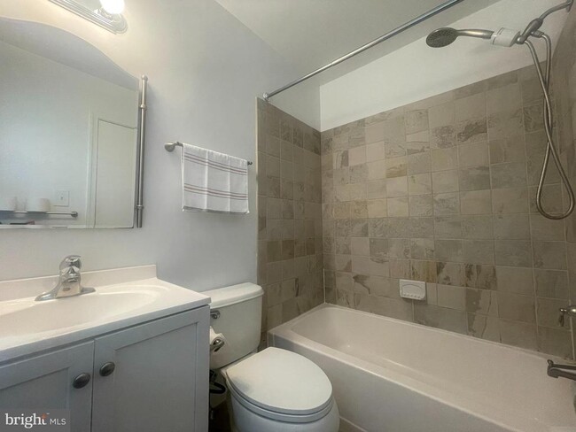 Building Photo - 3124 Wynford Dr