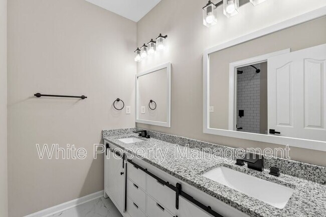 Building Photo - 11012 Southfield Dr