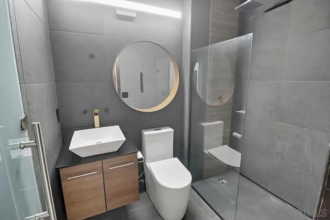 Building Photo - 561 Bayona Loop