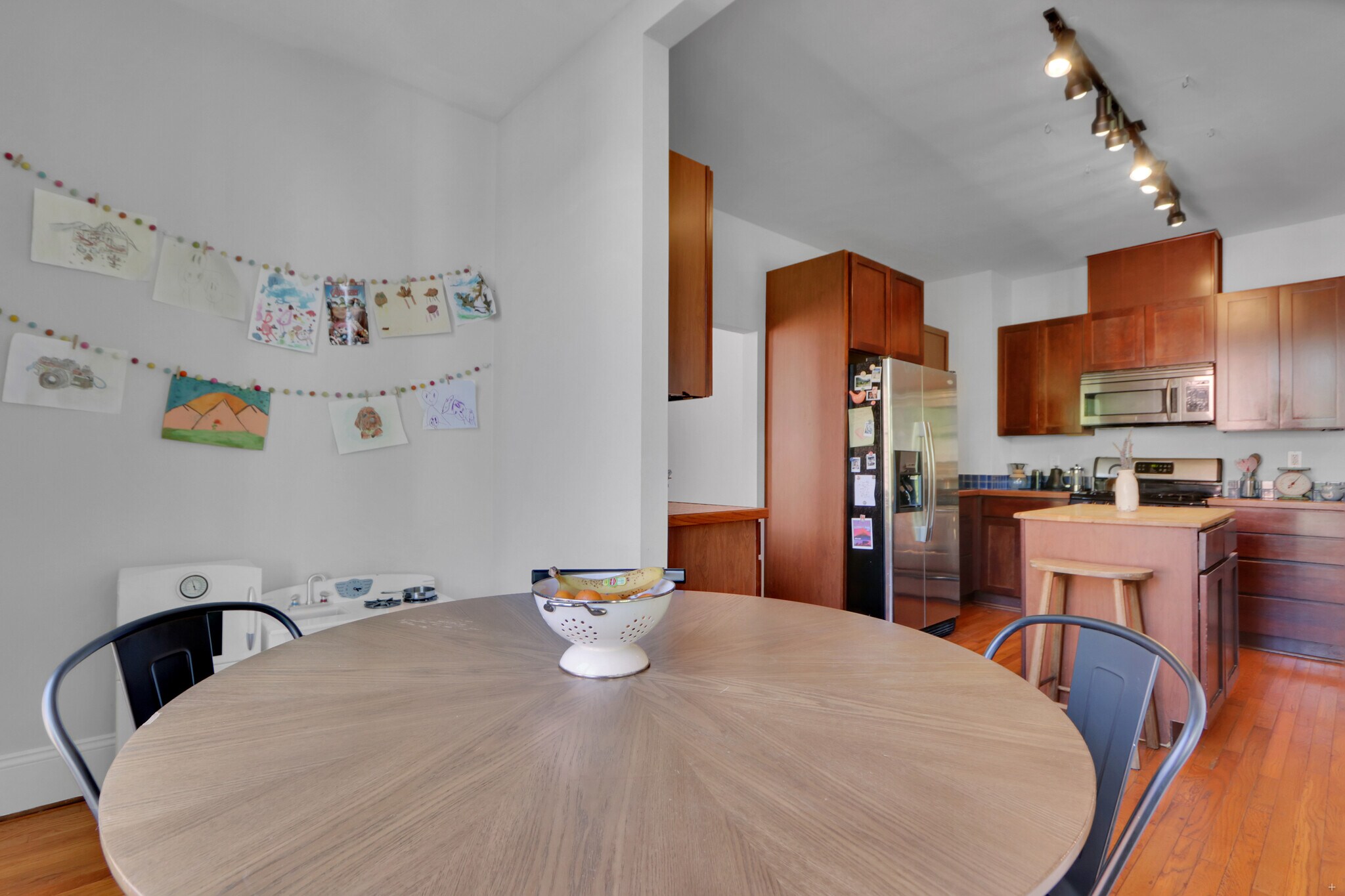 Building Photo - 1027 Eleanor St