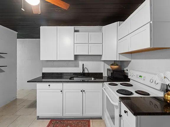 Building Photo - Move-In Special - Updated 2BR w/Washer/Dryer + $0 Deposit