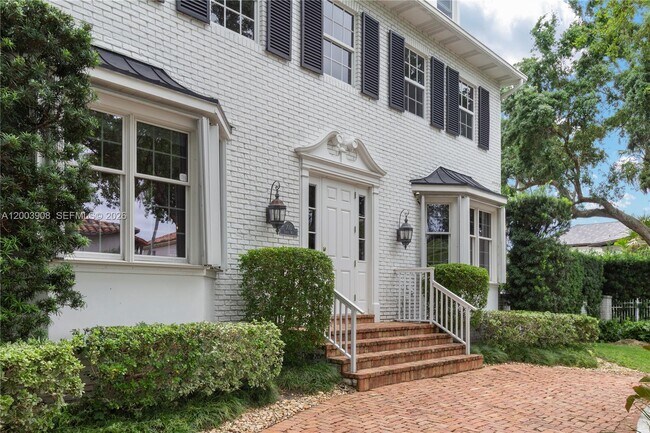 Building Photo - 700 Coral Way