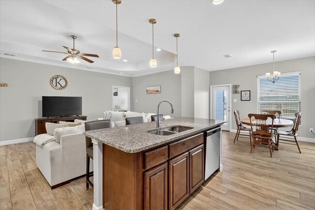 Building Photo - 2214 Cuarzo Dr