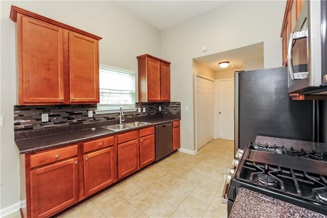 Building Photo - 246 Augusta Woods Dr