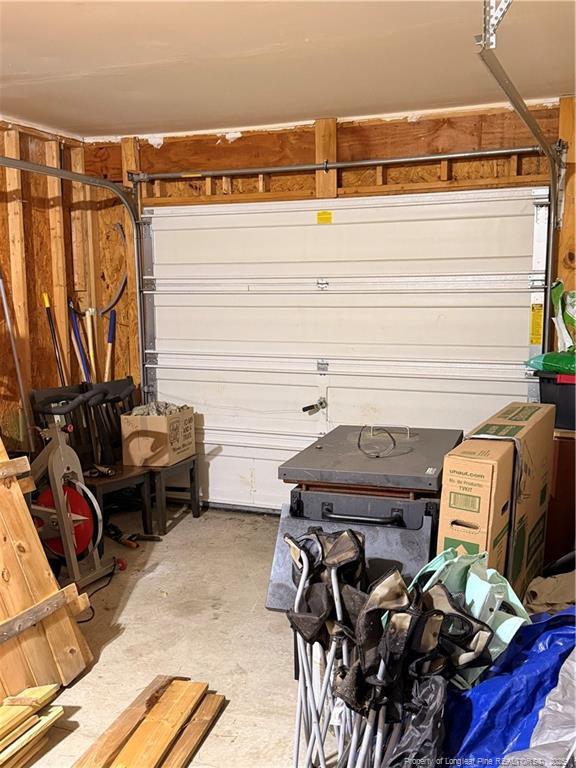 Building Photo - 210 Roanoke Dr