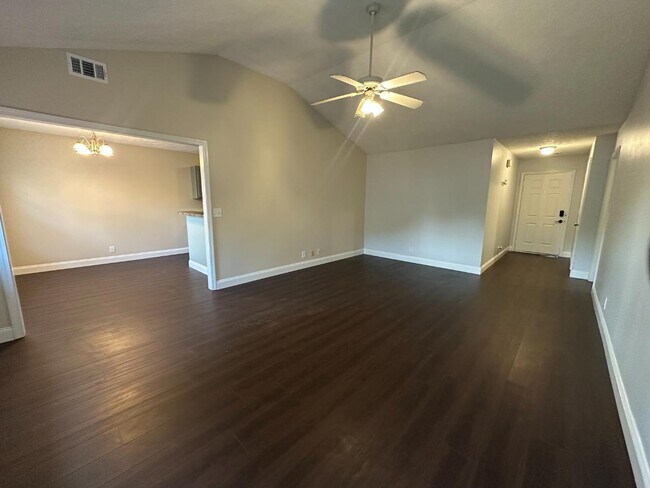 Building Photo - 1171 Catawba Way