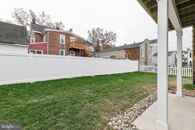 Building Photo - 153 Morgan St