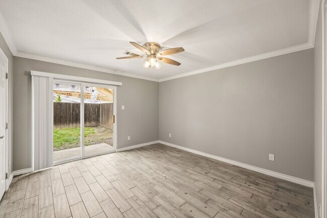 Building Photo - 521-525 Gilcrease Street Unit