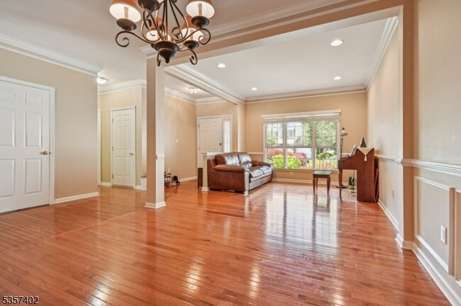 Building Photo - 233 Patriot Hill Dr