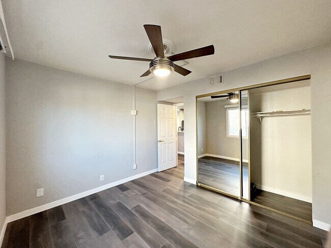 Building Photo - 1 MONTH FREE***REMODELED 2 BEDROOM DOWNSTAIRS CONDO IN GATED COMMUNITY