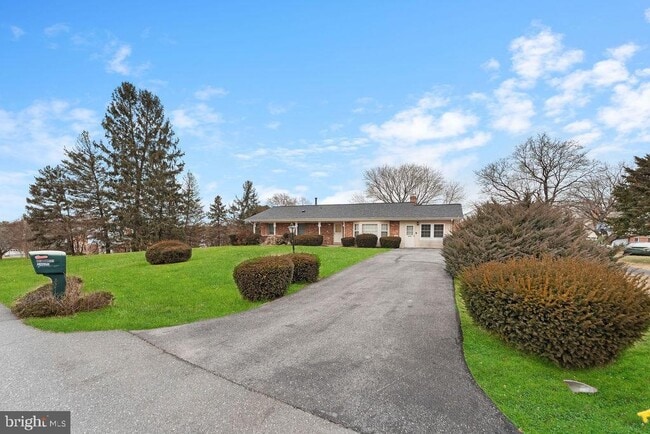 Primary Photo - 24620 Marlboro Dr