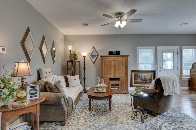 Building Photo - UNIT NOW AVAILABLE ! ! 2-BEDROOM 2-BATH DUPLEXES LOCATED IN NEOSHO! $1295.00