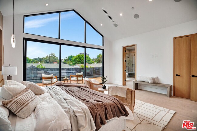 Building Photo - 15602 Morrison St