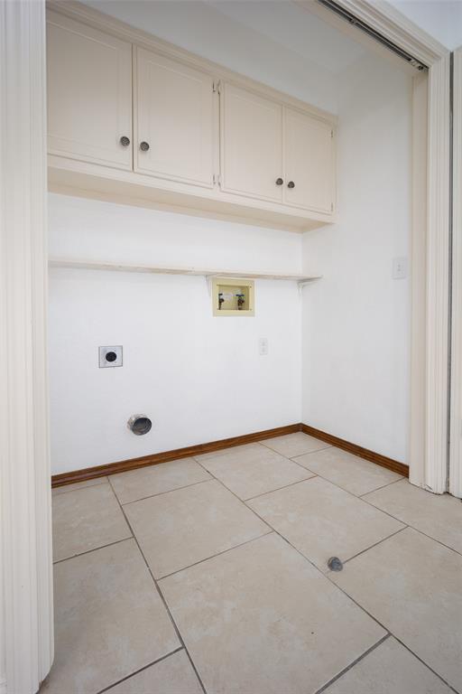 Building Photo - 2400 Northwood Ln