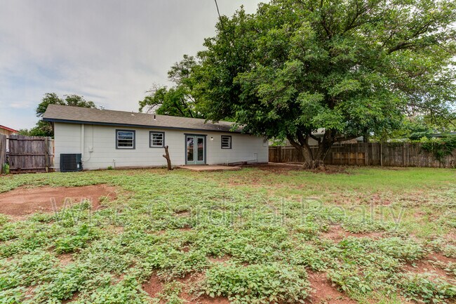 Building Photo - 1612 68th St