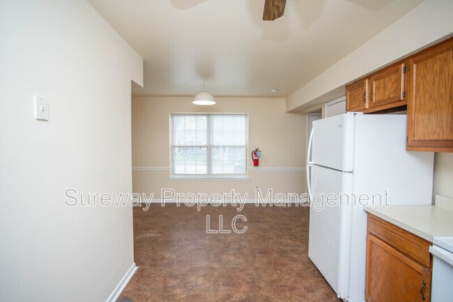 Building Photo - 5729 Irving Ave