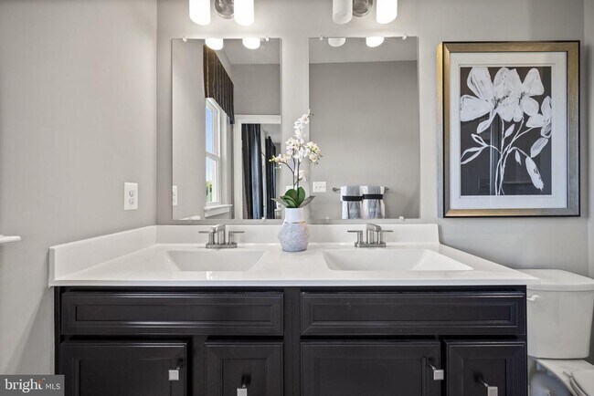 Building Photo - 171 WOODGATE Cir