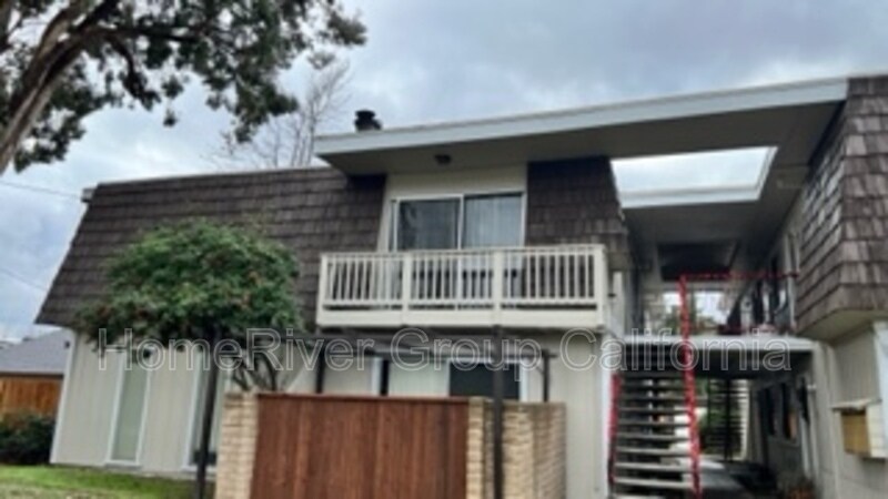 Building Photo - 1233 Dealynn St