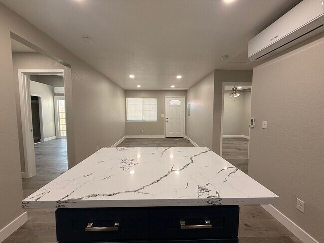 Building Photo - 7021-7023 Rutland Street