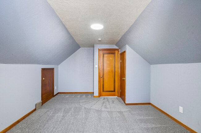 Building Photo - 219 Carmella Dr