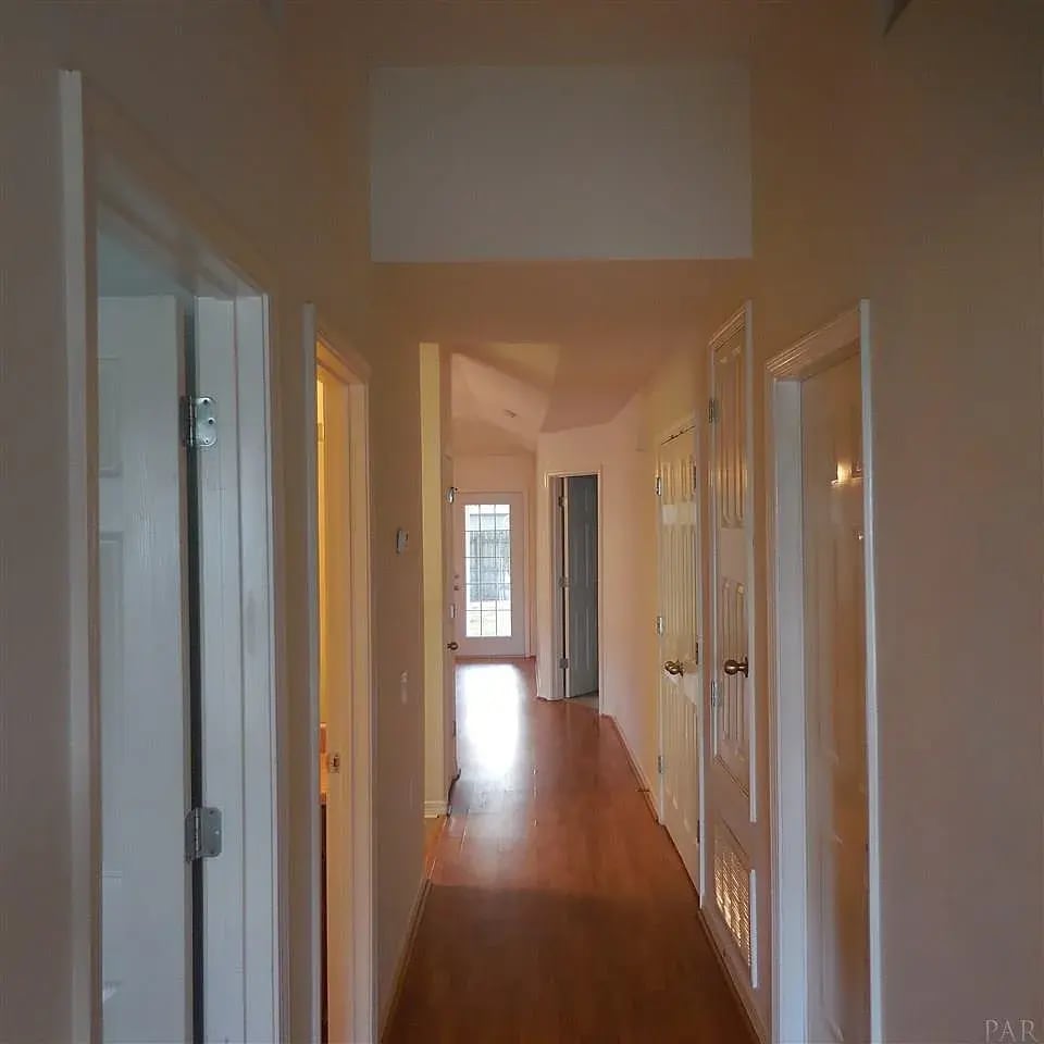 Building Photo - 1487 Dunhurst Dr