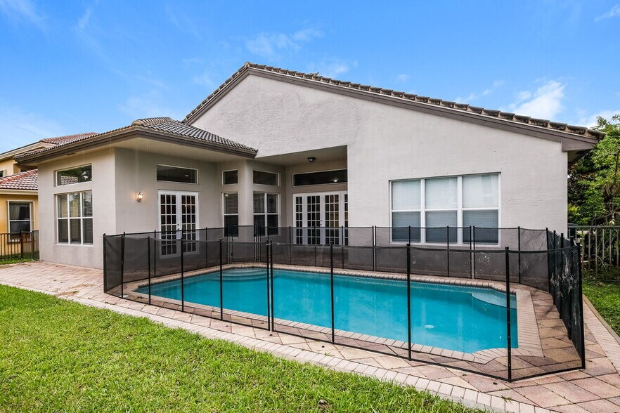 Building Photo - 5378 SW 183rd Ave