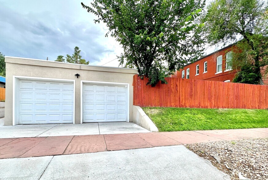 Free reserved Garage parking - 206 W 5th Ave
