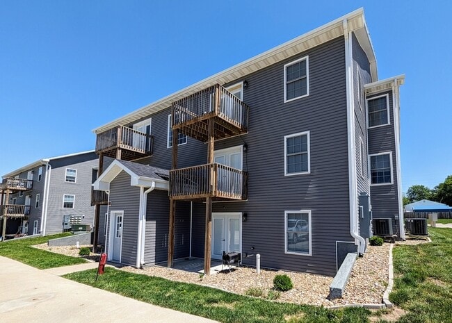 Primary Photo - 1317 B Ave W