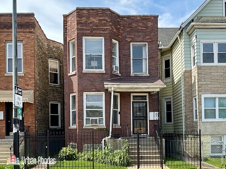 Primary Photo - 3530 N Elston Ave