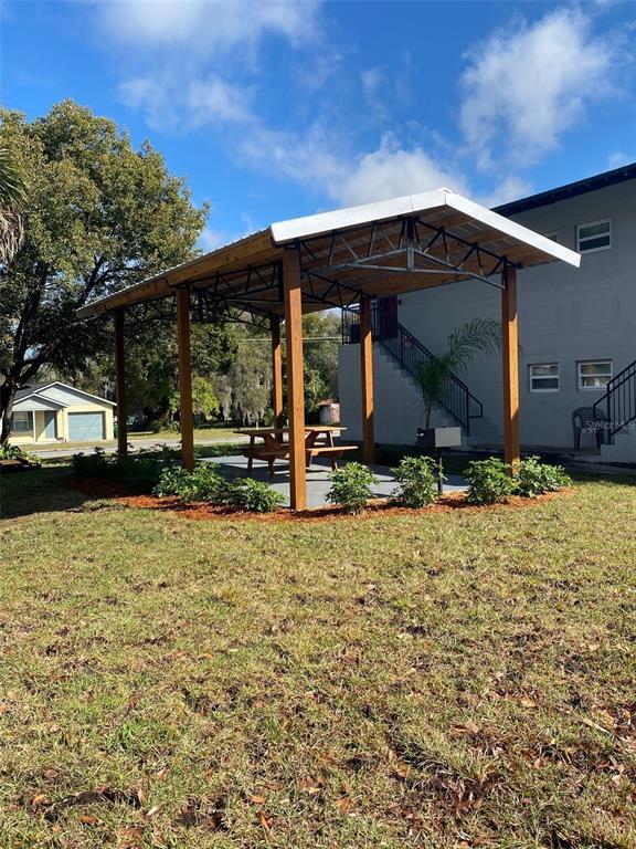 Building Photo - 1002 E McDonald Ave