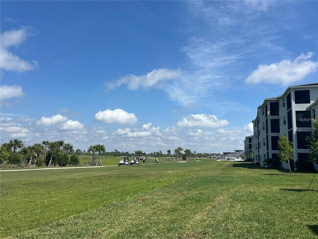 Building Photo - 12240 Wellen Golf St
