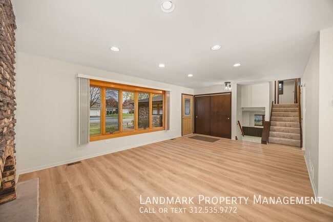 Building Photo - 409 Sara Ave