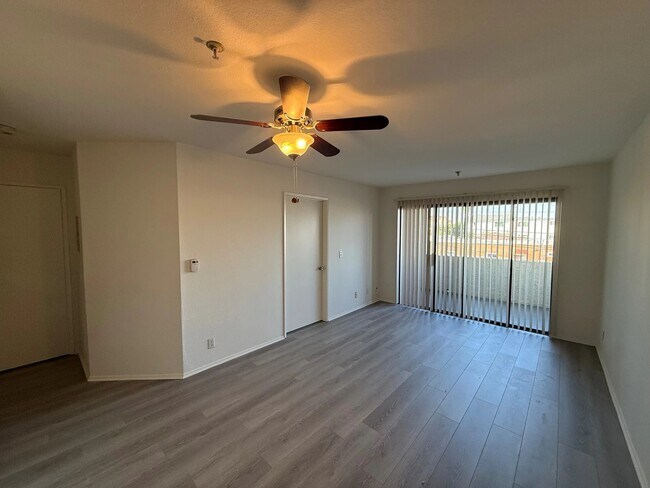 Interior Photo - 14020 Yukon Avenue,