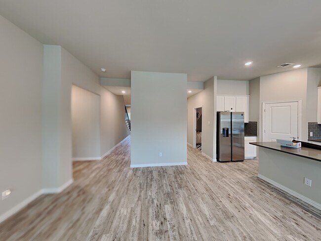 Building Photo - 5533 Baker Creek Rd