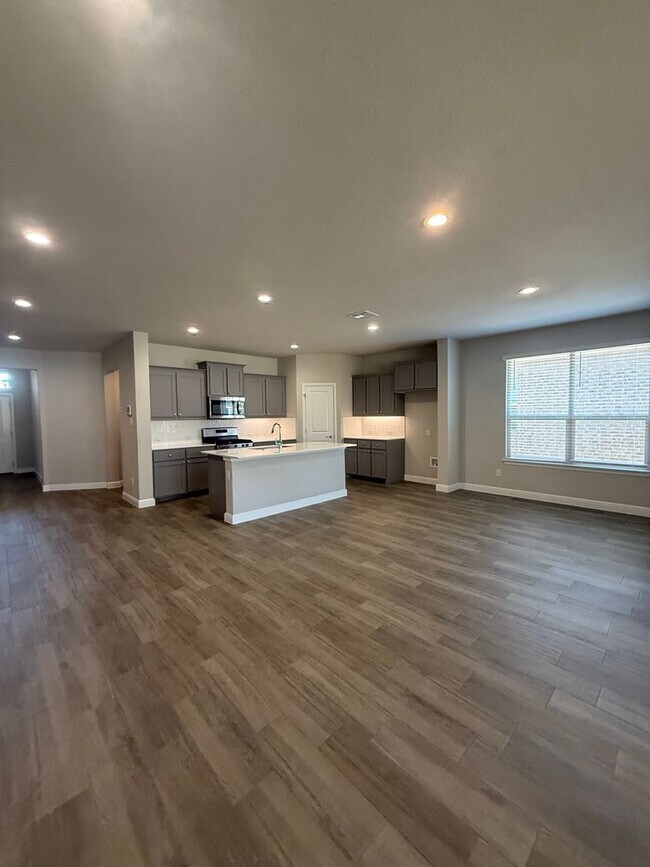 Building Photo - 1232 Kerrville Ln