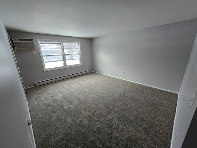 Building Photo - 4500 Dewey Ave Apartments