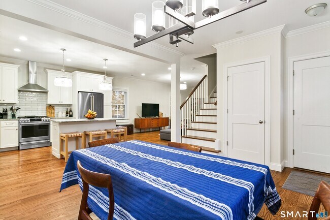 Building Photo - 210 High Ridge Ave