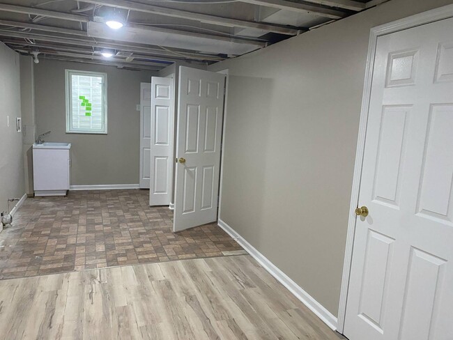 Building Photo - 3494 Burbank Dr