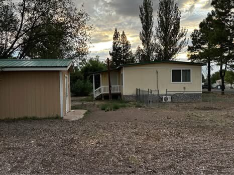 Building Photo - 111 E 7th St