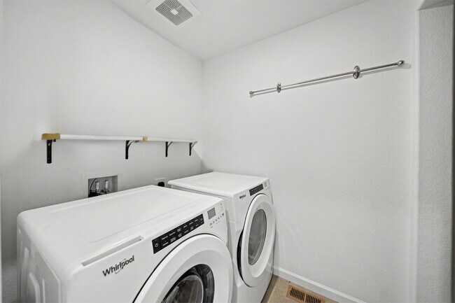 Building Photo - 1530 Castle Creek Cir
